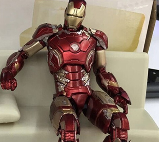 Figurine de collection Iron Man version Avengers 4 Endgame - /medias/155701179778.jpg