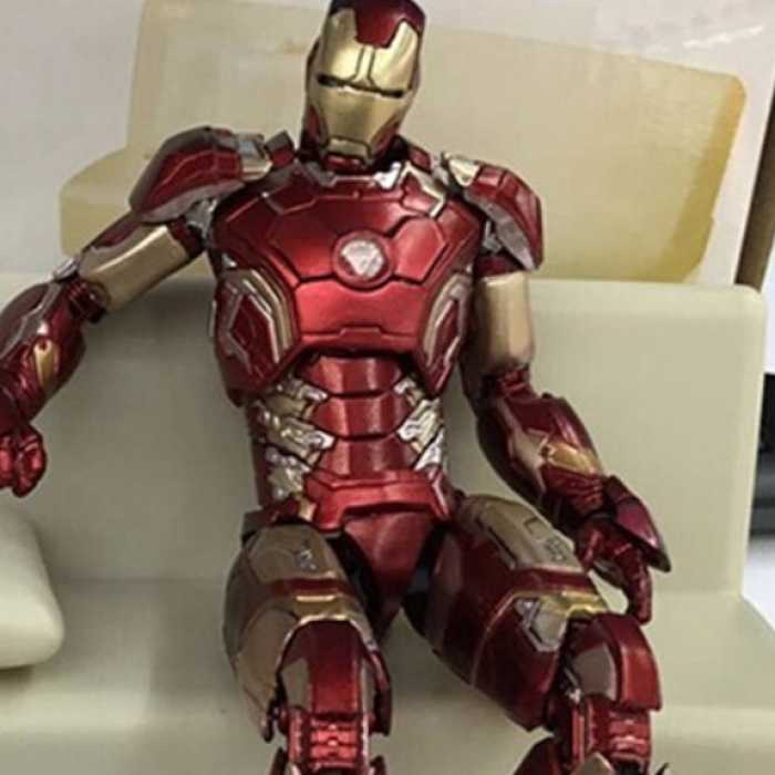 Figurine de collection Iron Man version Avengers 4 Endgame